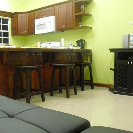 Piarco Village Suites Extérieur photo