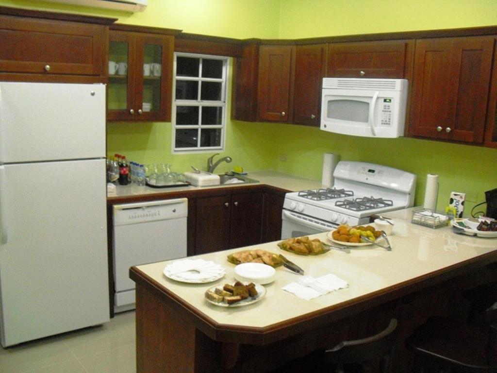 Piarco Village Suites Extérieur photo